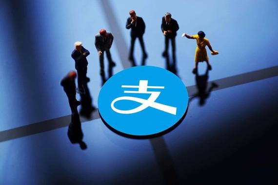 还有哪些游戏有官方的角色交易平台？